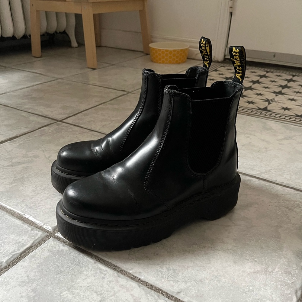 Doc Marten 2976 Quad platform Chelsea boots